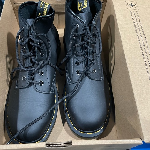 Dr martens nappa 101 LEATHER ANKLE BOOTS SZ US women 8, US men 7,Eu39, UK6 - Picture 2 of 7